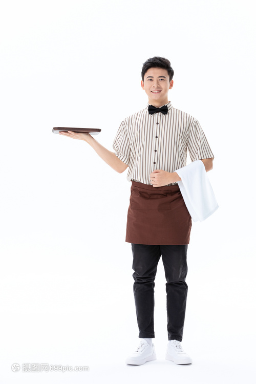 托起溫暖與專業 咖啡店服務員的一天